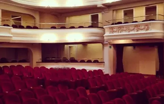 Canosa di Puglia - Teatro "Lembo"