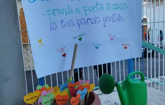 Il Comune di Canosa di Puglia ha aderito alla Giornata Mondiale della Gentilezza con delle iniziative, partendo dai bambini e coinvolgendo i luoghi a loro dedicati